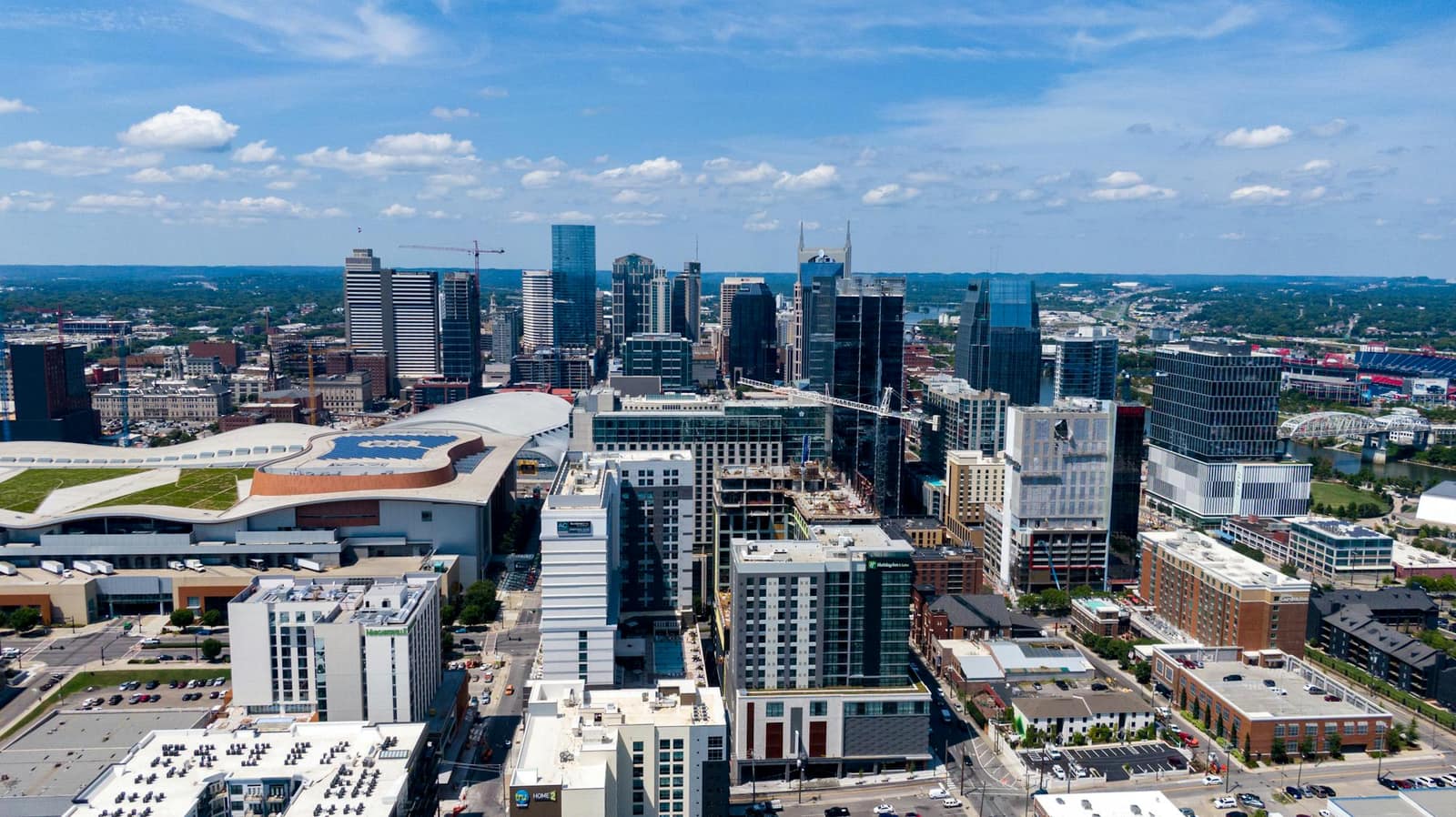 Aerial view of Nashville with the AT&T Building and downtown