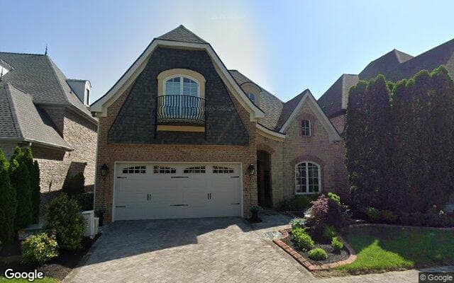 Brick-and-stone architecture in Fairvue