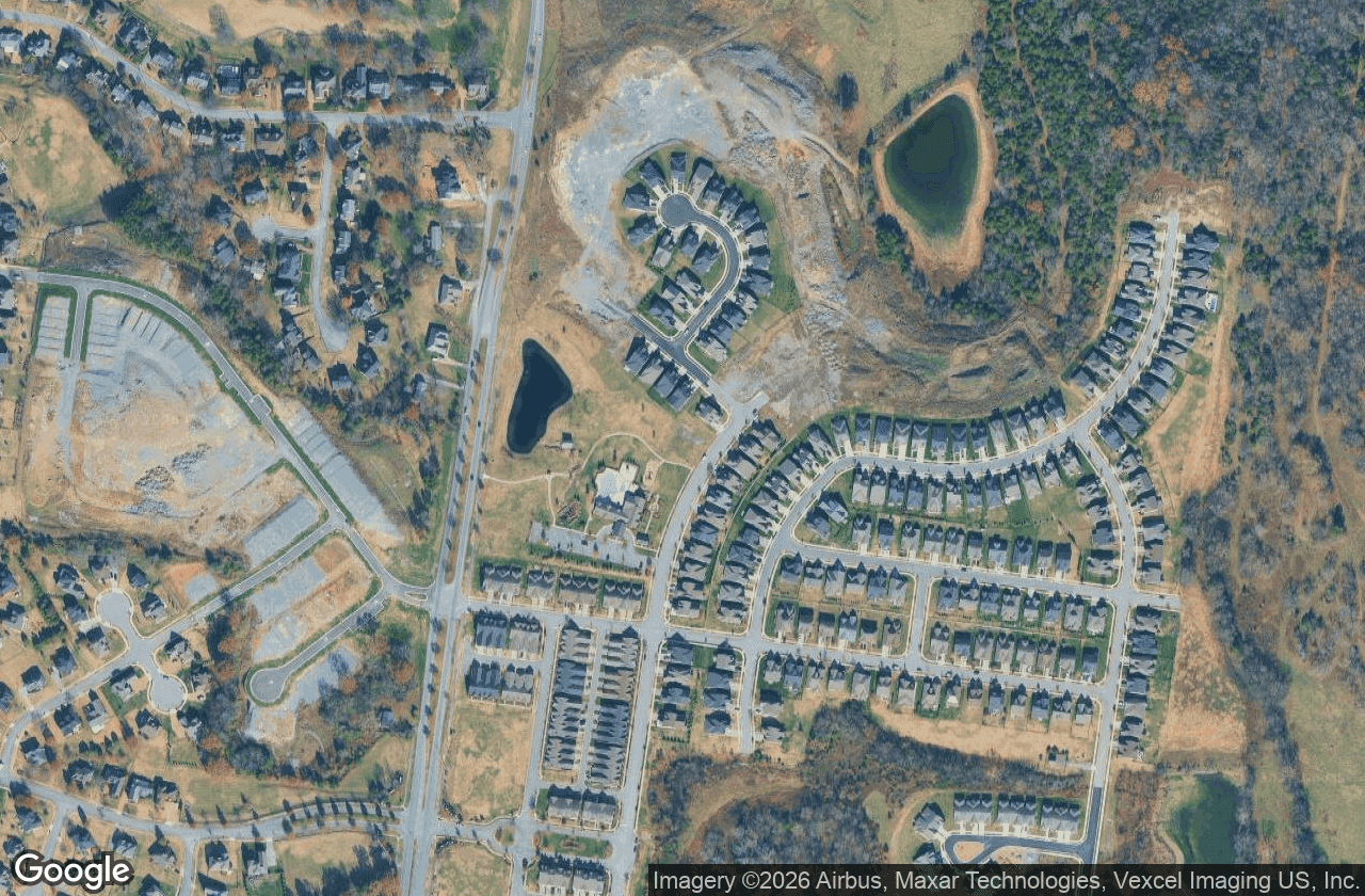 Aerial view of Millstone — curved streets, homes, and community ponds off Saundersville Road, Hendersonville
